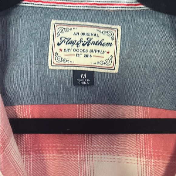 Men’s Medium Casual Button Down Shirt with a Buffalo Plaid Pattern - Picture 3 of 9